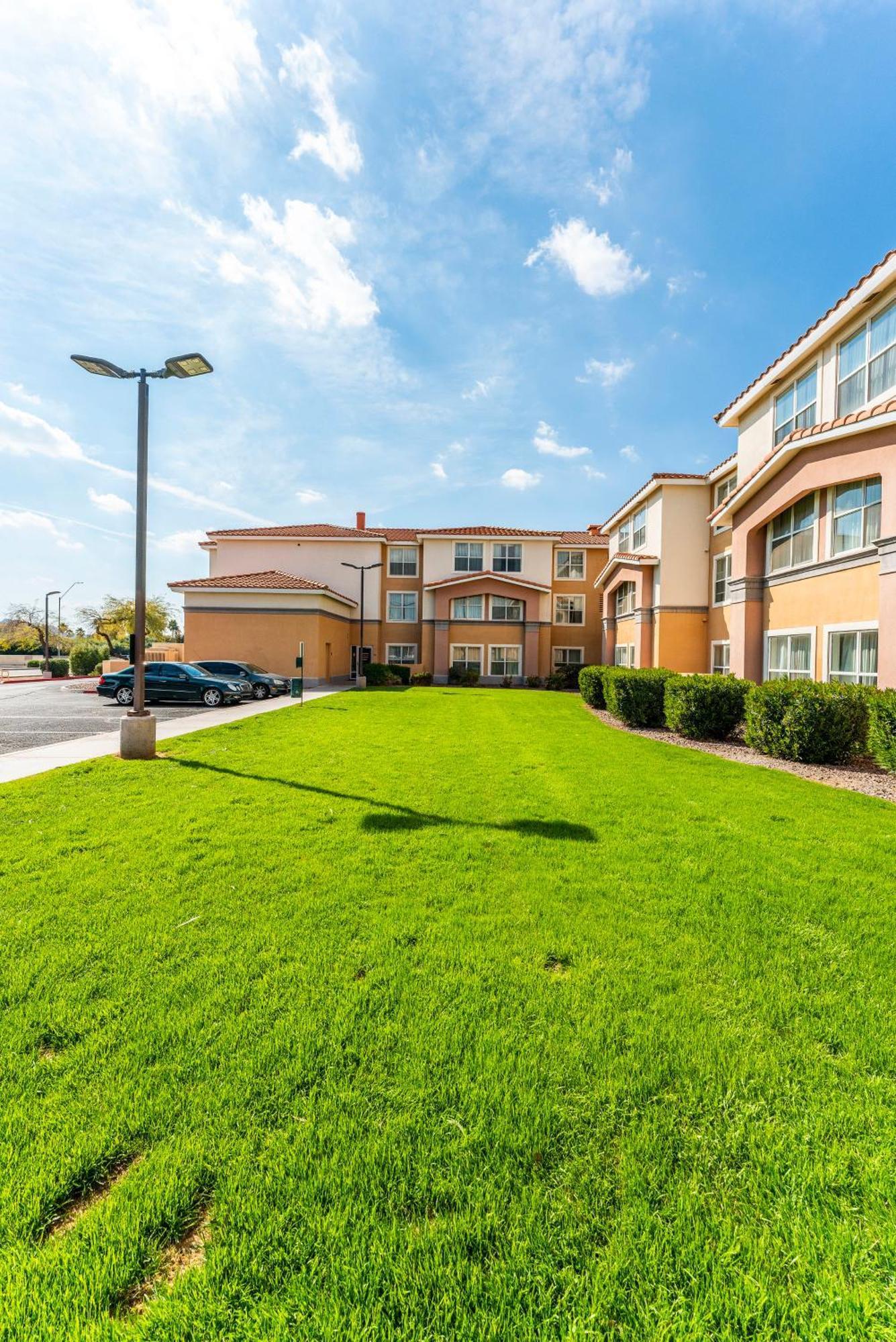 1 Bd 1 Ba Furnished 2 Beds Apartment *